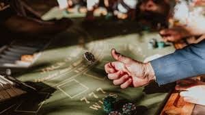 Live-dealer Cash Out during hand